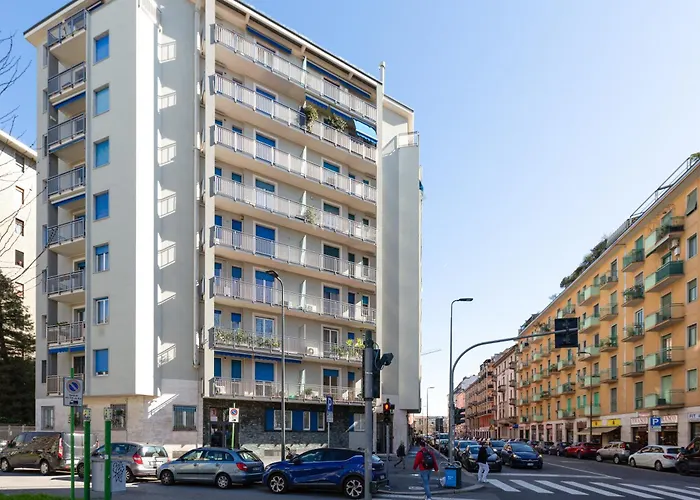 Bande Nere Mm1 - Modern Studio With Balcony!