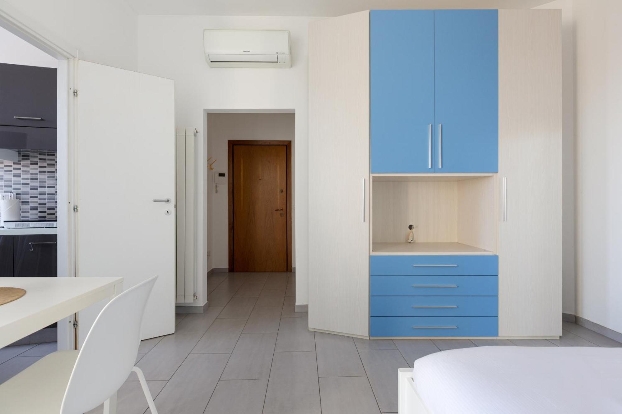 Bande Nere Mm1 - Modern With Balcony! * Mailand
